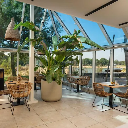 בית נופש Tiny Mirror House - Luxe Oeoed Wilsum