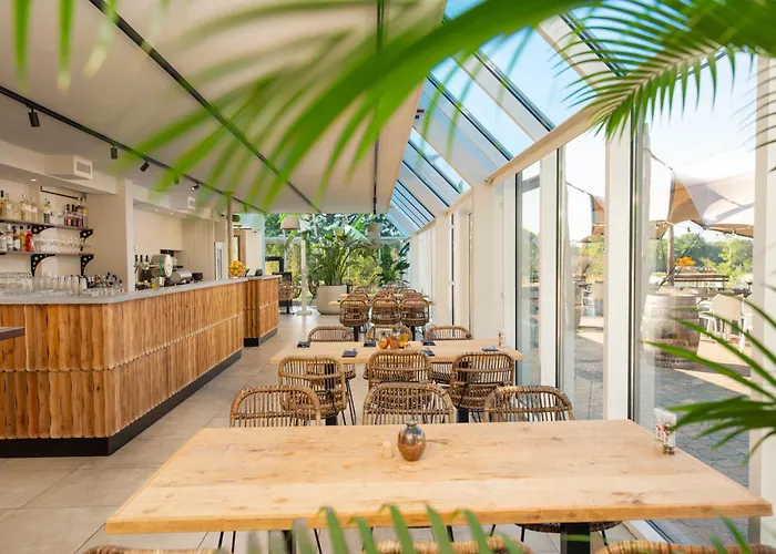 Tiny Mirror House - Luxe Oeoed Wilsum