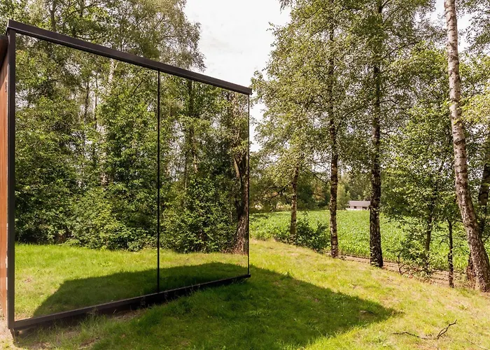 Tiny Mirror House - Luxe Oeoed